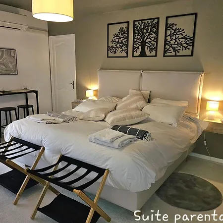 Chambre Chez L'Habitant Alojamento de Acomodação e Pequeno-almoço 4*